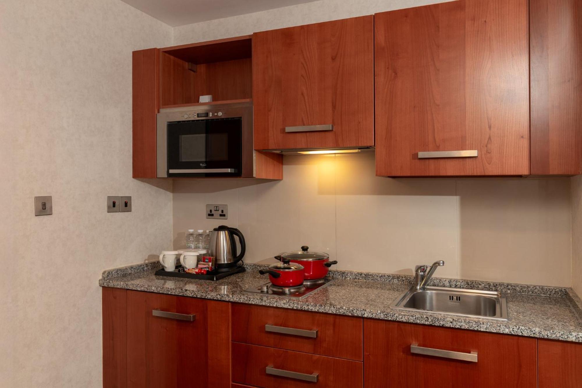 Holiday Inn - Suites Kuwait Salmiya By Ihg Κουβέιτ Εξωτερικό φωτογραφία